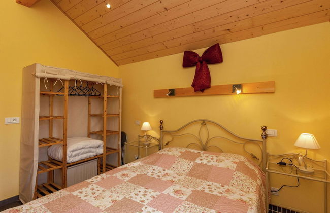 La Roche Cozy Forest Escape - Photo 5