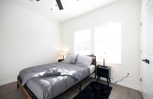 4 Min to Downtown - 10 to Elon - Washer and Dryer - Foto 25