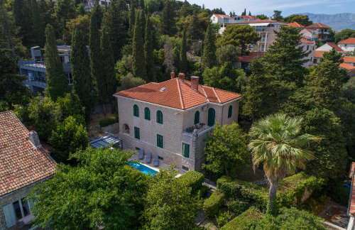 Stone Villa Majestic w Pool - Split Center - Photo 8