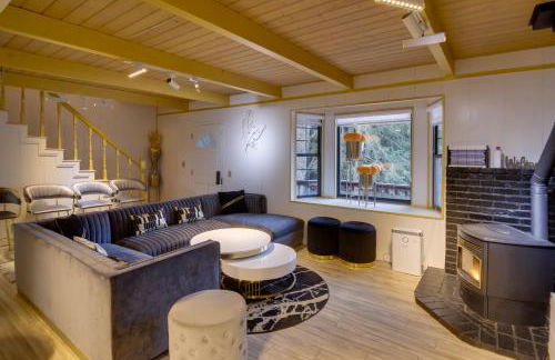 Outdoor Oasis in Pine Mountain Club! Cabin Getaway - Foto 1