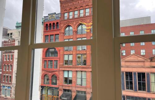 Lou-City Penthouse Suite! Savor Life with Hollyhock - Photo 16