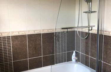 Well presented 3 Bed House- 9 Guests - Great for Leisure stays or Contractors -NG8 postcode - Foto 14