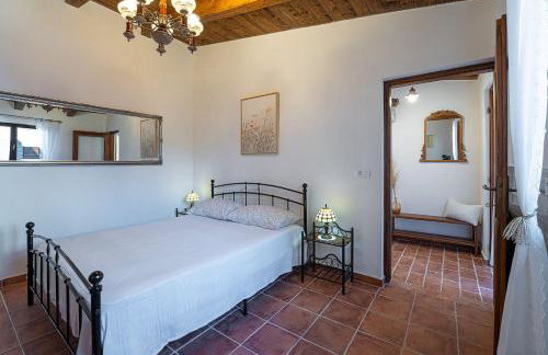 Traditionelle Steinfinca mit Spielbereich, Babybett, Waschmaschine, Liegen - Foto 24