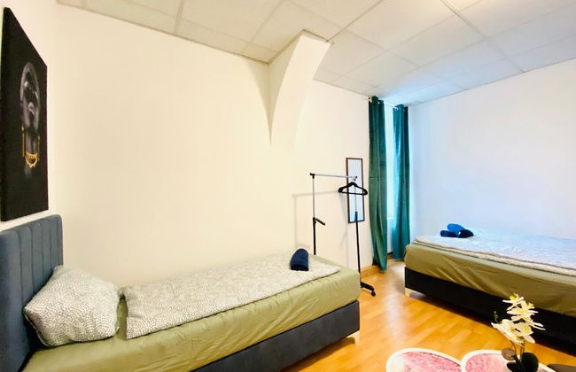 Stylish Shared 3-Bedroom Stay Near City - Foto 5