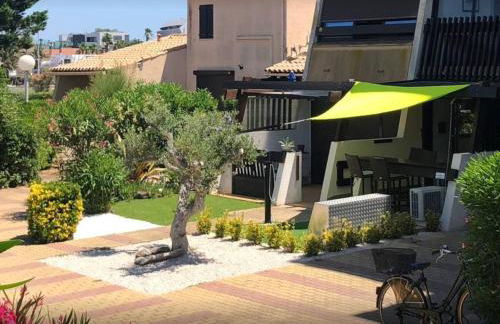 Rez de jardin OU ascenseur 4 ieme PISCINE -WIFI-Dans le Village naturiste holidaysochic - Photo 35