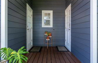 Charming 3BR Home Near DT with King Bed and Fire Pit - Foto 28