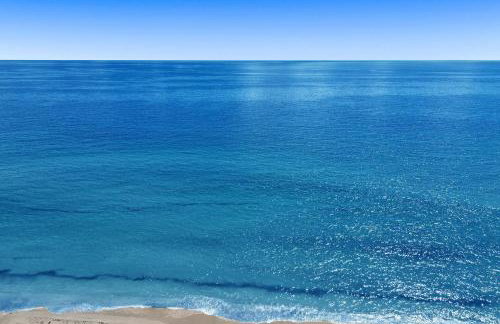 Desoto Beach Retreat with Heated Pool - By Atlantikos - Foto 16