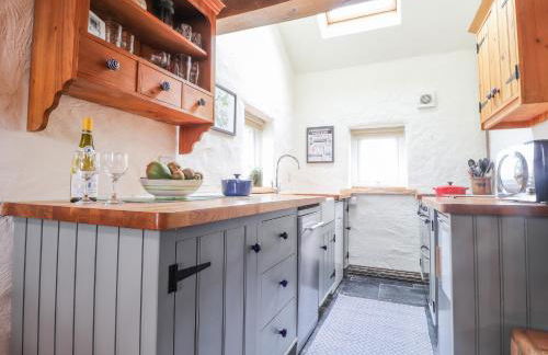 Post Office Cottage - Photo 10