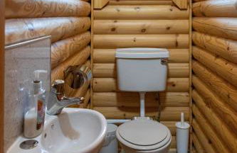 Teal Lodge - Nordic Log Cabin with private hot tub - Foto 13