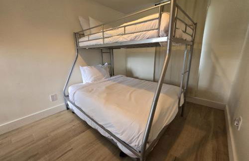 Minutes from it All - Foto 23