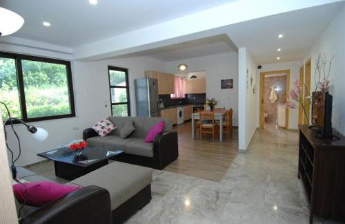 Salakos Mountain View Home - Foto 1