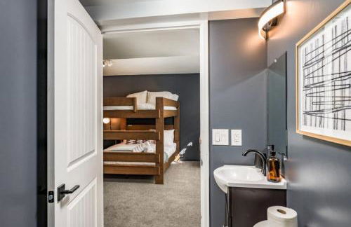 Artist Getaway In Downtown Westminster - Foto 37