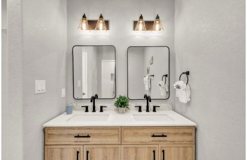 Spacious & Homey 4br/3ba W/amenities Near Downtown - Foto 34