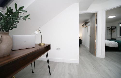 New Cardiff Bloc Exclusive Apartments By Prime Stays - Shops and Parking - Great for Groups and Families - Foto 64
