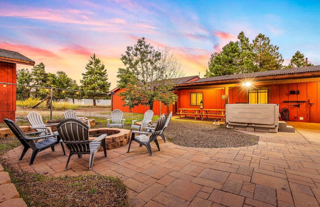 Spacious Canyon Peak Pine View Home Game Room Hot Tub - Photo 7