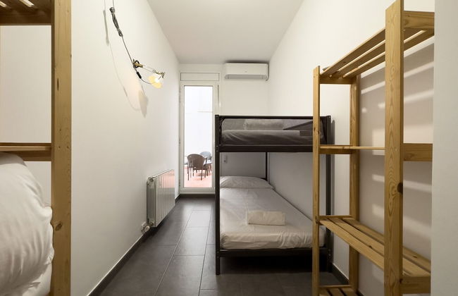 AinB Barcelona Sants Apartments - Photo 15