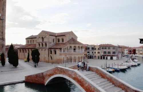 DUOMO Murano Apartment with Canal view - Photo 31