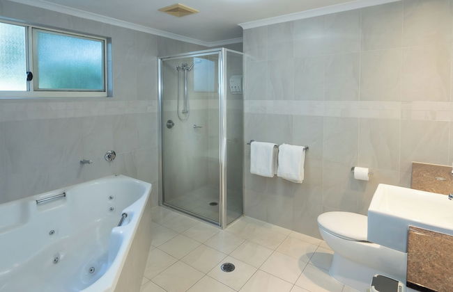 Waters Edge Apartment - Photo 56