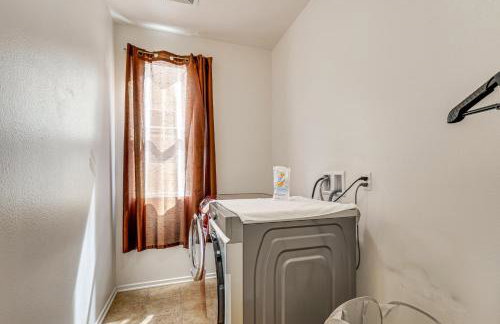 Large Menifee Home 1 Block to Neighborhood Park! - Foto 29