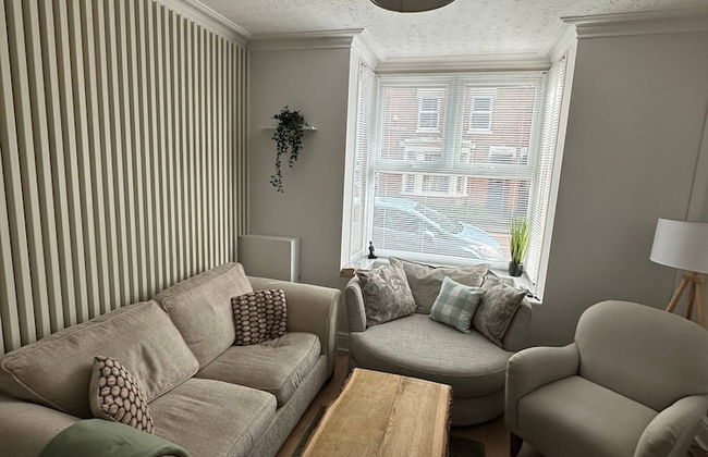 3 bed Chill Glouc With 3 Bedrooms and 1 Bathrooms - Photo 43