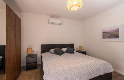 6 Bedroom Beautiful Home In Nedescina - Foto 30