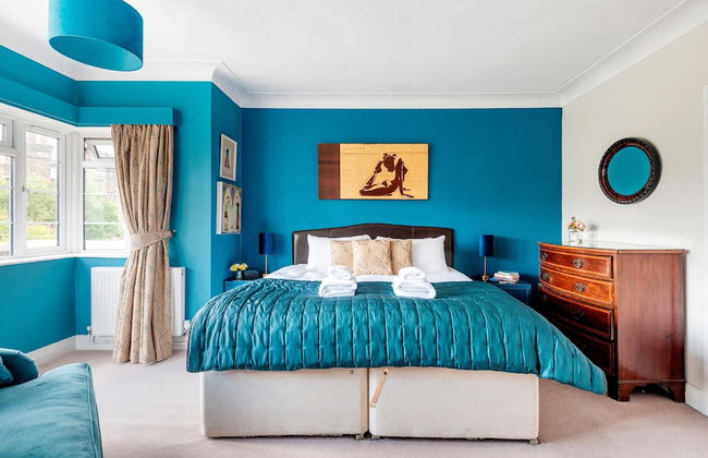 Majestic Home With Beautiful Garden in North West London by Underthedoormat - Foto 2