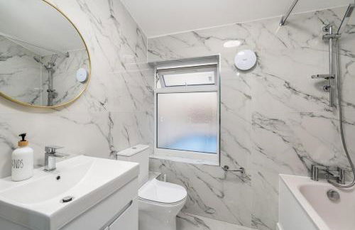 Luxe 5-bedroom House with Hot Tub, Pool table & Football Table - Foto 31