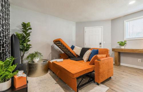 Home in Kansas City 15 mins to KCI with a KING bed and workspace - Foto 14