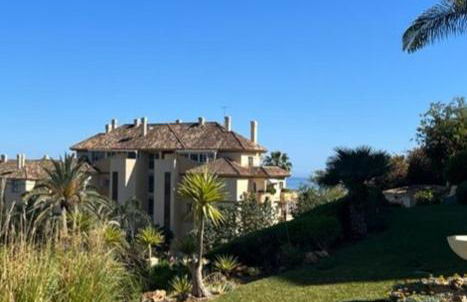 Luxury Apartment Elviria Hills - Stunning Views - Photo 33