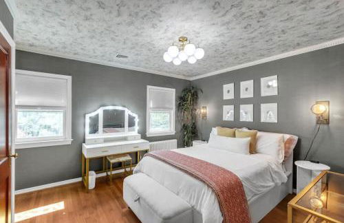 Sojourn Old Town Perfection with Fire Pit and Parking - Foto 8