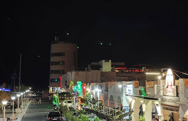 Charming Three Bedrooms Apartment With Seaview - Photo 25