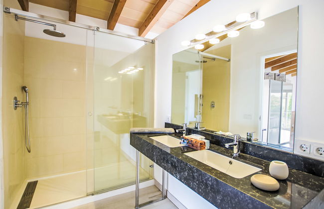 4 bedroom House in Maria de la Salut with private pool and garden - Photo 19