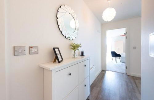 Stylish Skyline Apartment - 2 Bed, 2 Bath, Gym, Concierge in City Centre - Foto 46