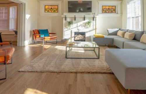 Tower Grove Park 4BR Home with Garage ABODEbucks - Photo 5