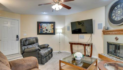 Englewood Apt with Patio in Denver Tech Center - Foto 4