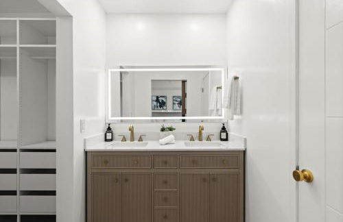 NEW Remodeled Northridge 5 Bedroom Near CSUN & Sherwood Forest - Foto 14