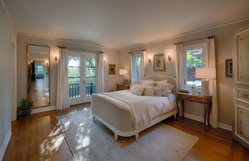 Timeless Elegance-5BR 1930s Home - Photo 2