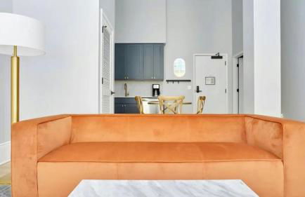 Sleeps 16 4 Units Steps to the French Quarter The Harlequin by AvantStay - Foto 12