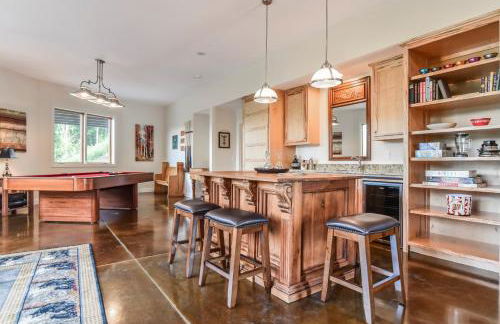 Skytop Chalet Pet Friendly, Hot Tub and Views - Foto 33