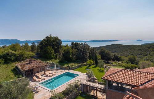 Villa Malini with Pool, Sauna and Fenced Garden - Foto 11