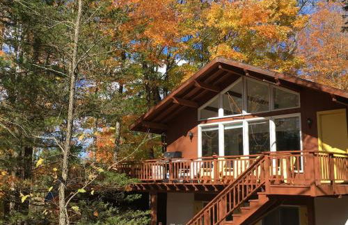 Contemporary Magic Mountain Chalet Close to Skiing, Hiking, Fun - Foto 1