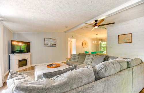 Private Dock Pet-Friendly Home on Lake Sinclair - Foto 2