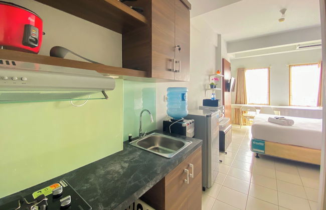 Warm And Cozy Stay Studio Room At Patraland Urbano Apartment - Foto 9