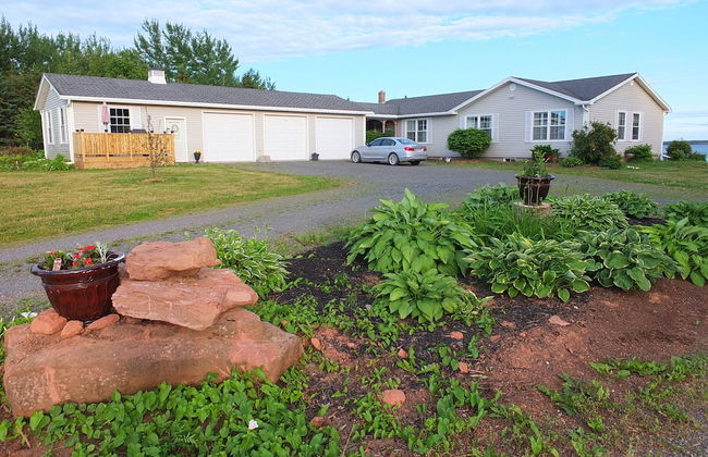 Bluewaters Retreat - Photo 10