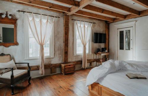 Book Village Inn - Hemingway Room King Bed - Foto 6