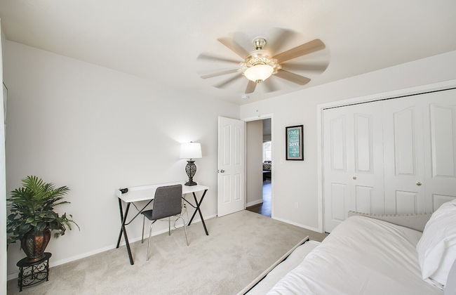 True Blue Family Home - Photo 2