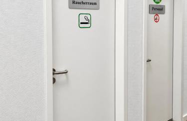 Aparthotel Emilia 24h Check-in, Free Parking and WiFi - Photo 10