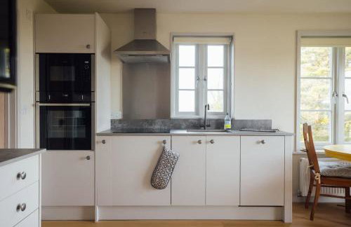 Farmhouse Charm with Modern Style in Pembrokeshire - Foto 78