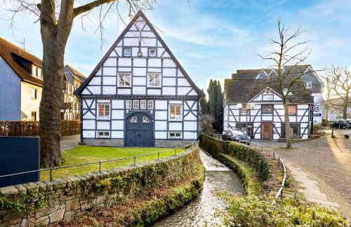 MOLA Apartments-Historische Ferienwohnung im Bachviertel Herdecke Zentrum für 3 Personen-Gratis Parkplatz-Highspeed WLAN-auch für Langzeit geeignet - Foto 1