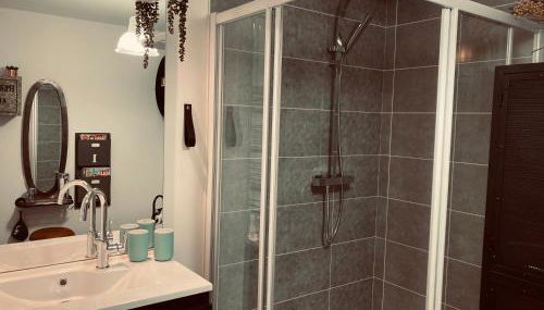 Studio neuf déco vintage face mer,terrasse ,jardin,wifi,parking sous-sol - Foto 4